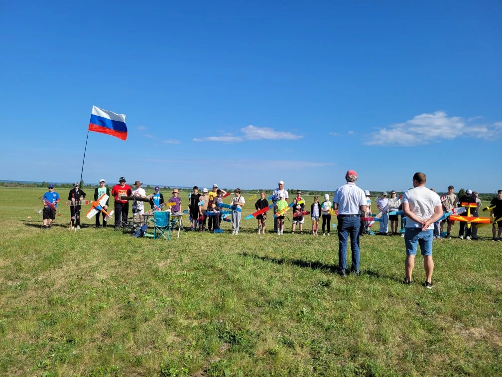 Команда "Авиамоделисты" приняли участие в Региональных соревнованиях по авиамодельному ...