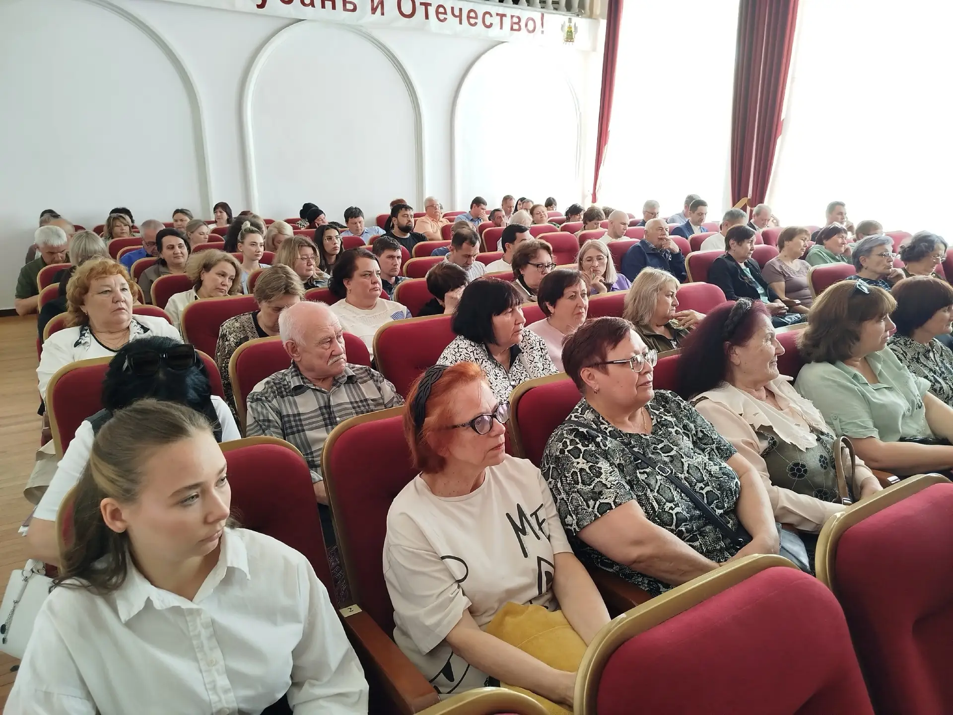 ВСТРЕЧА ГЛАВЫ АРМАВИРА И ДЕПУТАТОВ АРМАВИРСКОЙ ГОРОДСКОЙ ДУМЫ С ЖИТЕЛЯМИ ГОРОДА