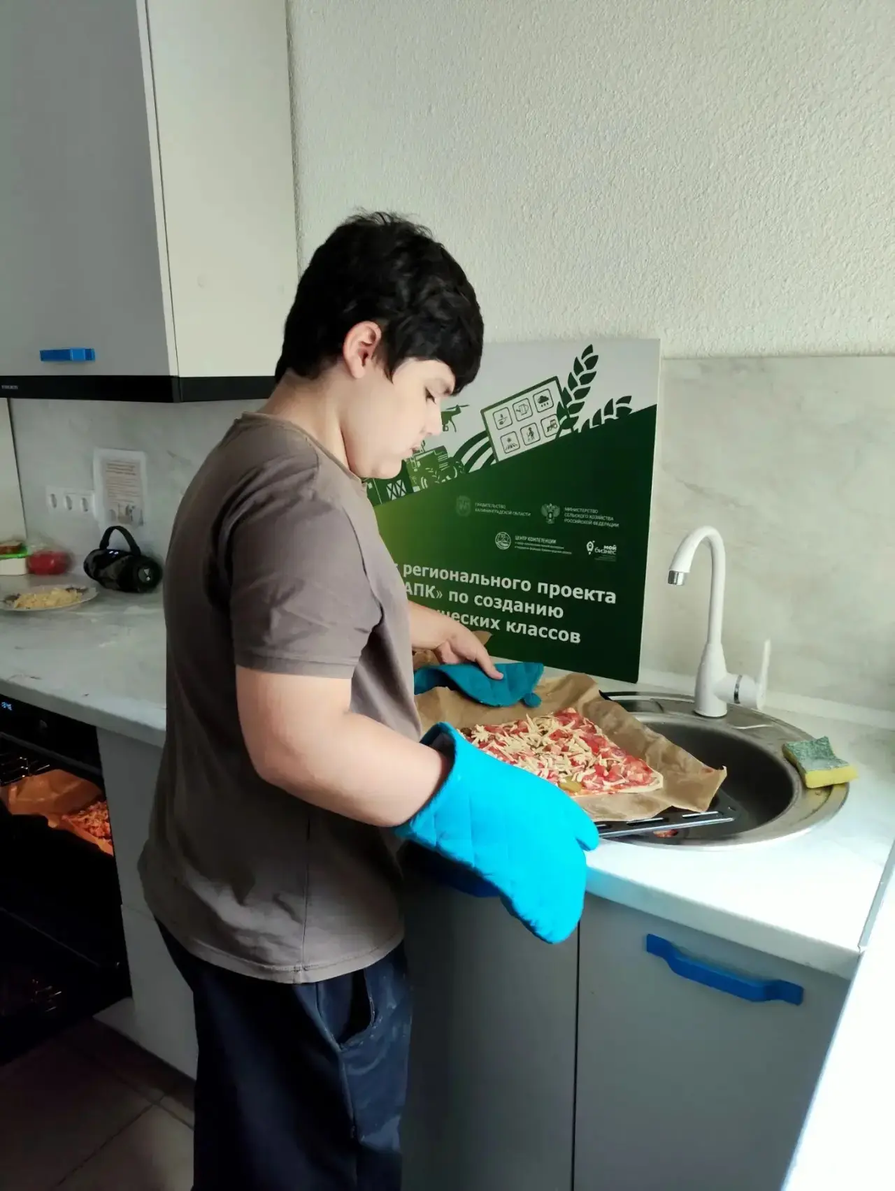 🍕 Сами, своими руками!

Сегодня в нашем «Рекорде» случился настоящий кулинарный батл! Старший отряд