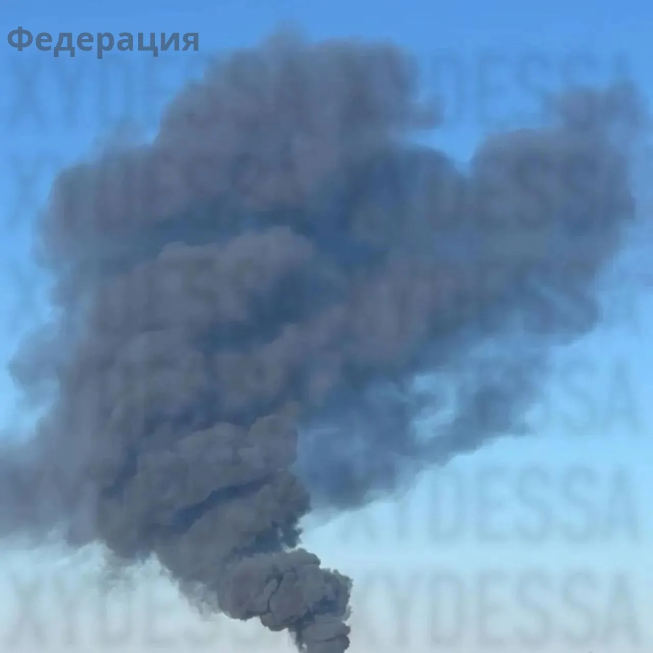 💥 Появились изображения дыма после прилётов в Одесской области. Хорошо прилетела🚀🚀