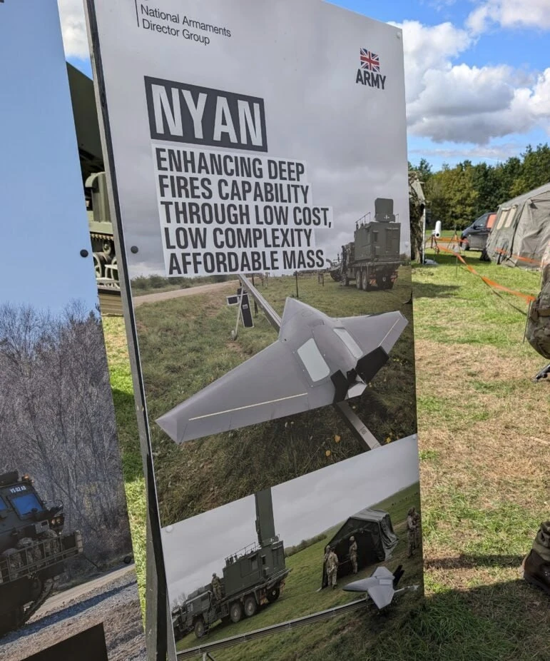 Британская армия показала связку РСЗО M270A2 и реактивного БпЛА Nyan