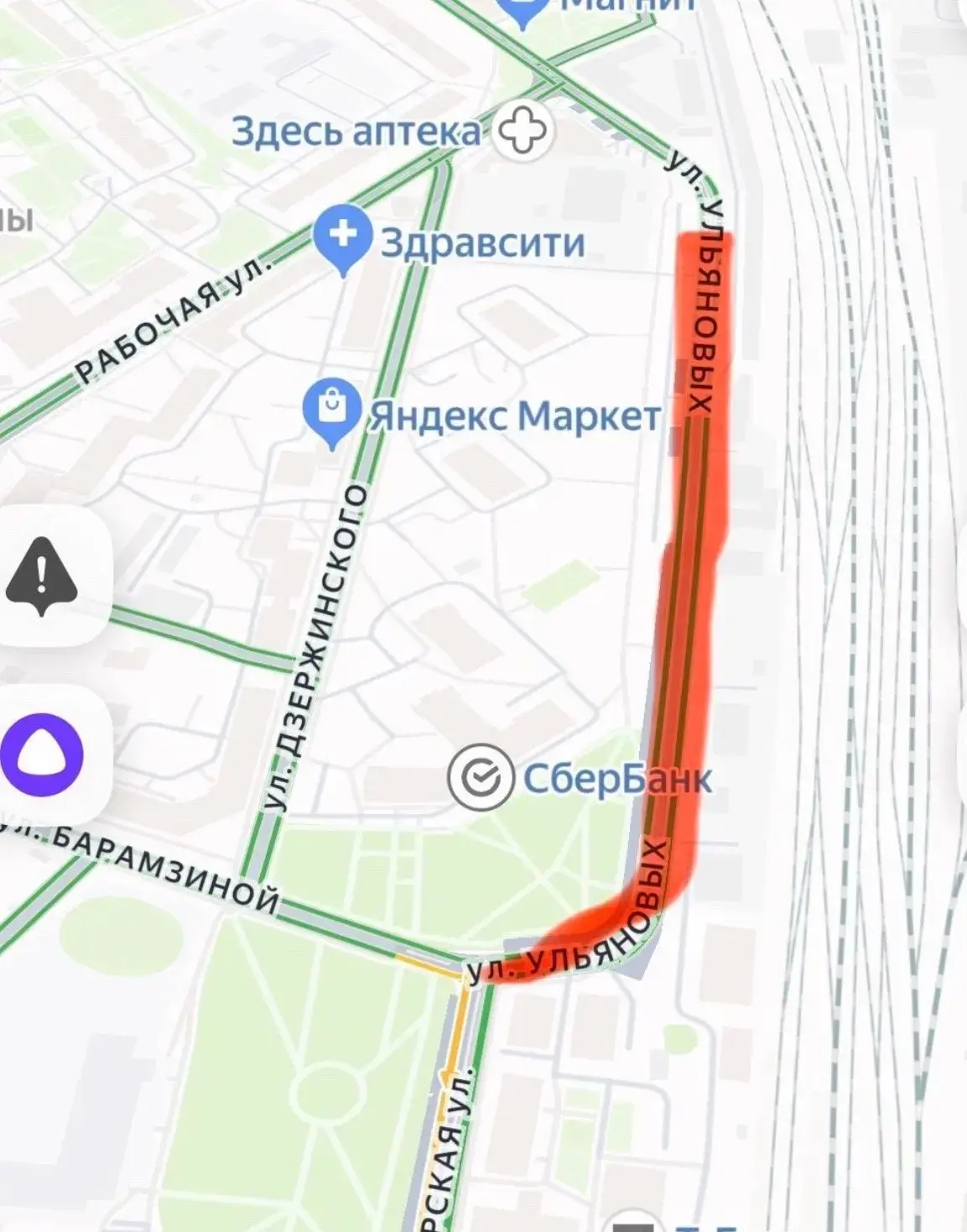 По ул. Ульяновых провели ремонт дорог и тротуаров, однако участок тротуара вдоль стадиона «Зенит» ос