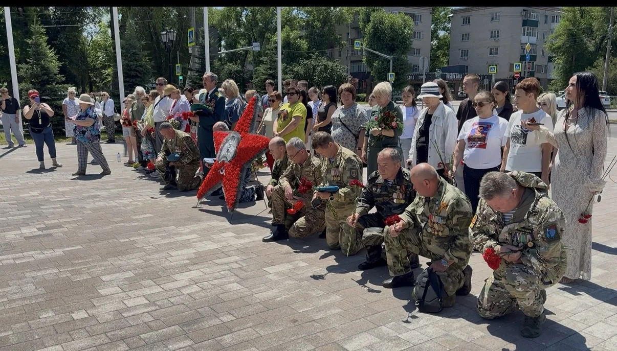 Сегодня, 22 июня 2026 года, в 12:15, Россия замерла. Всероссийская минута молчания — 60 секунд, вмес