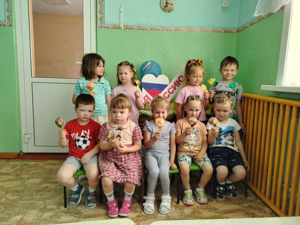 🌟 Как мы отмечали «День малой Родины» в средней/старшей группе

Сегодня ребята говорили о том, что 