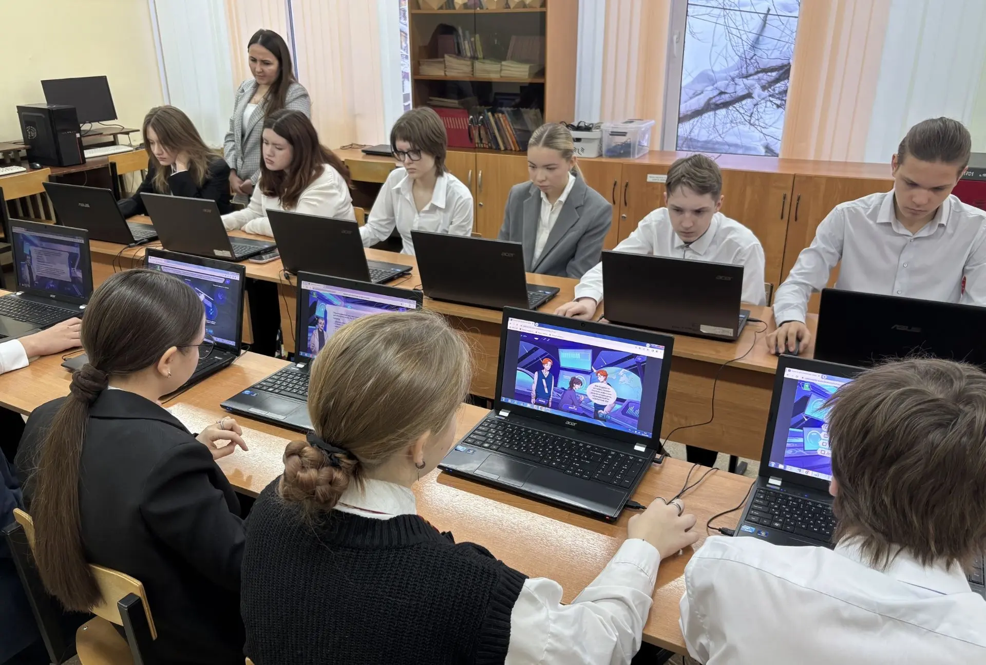 Обучающиеся 10 класса приняли участие в открытом уроке «Кибербезопасность в космосе» от компании «Ла
