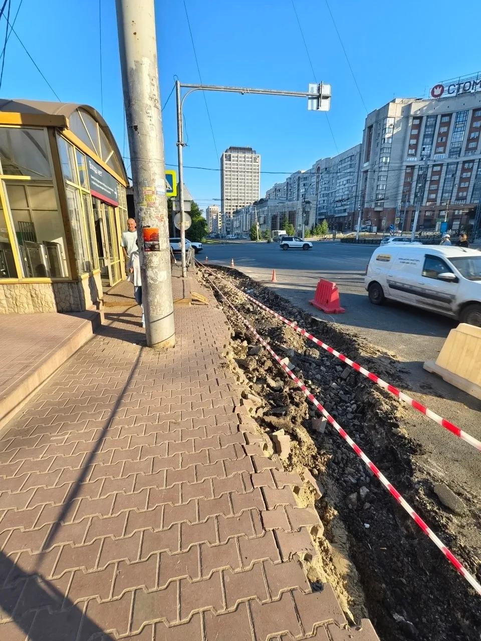 Ещё одно логичное нововведение в рамках реконструкции улицы Зыряновская: расширение тротуара со стор