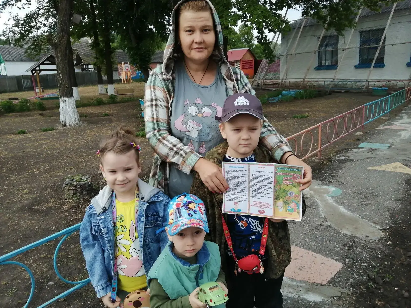 В нашем детском саду прошла беседа, посвященная летней безопасности. Ребятам и родителя...