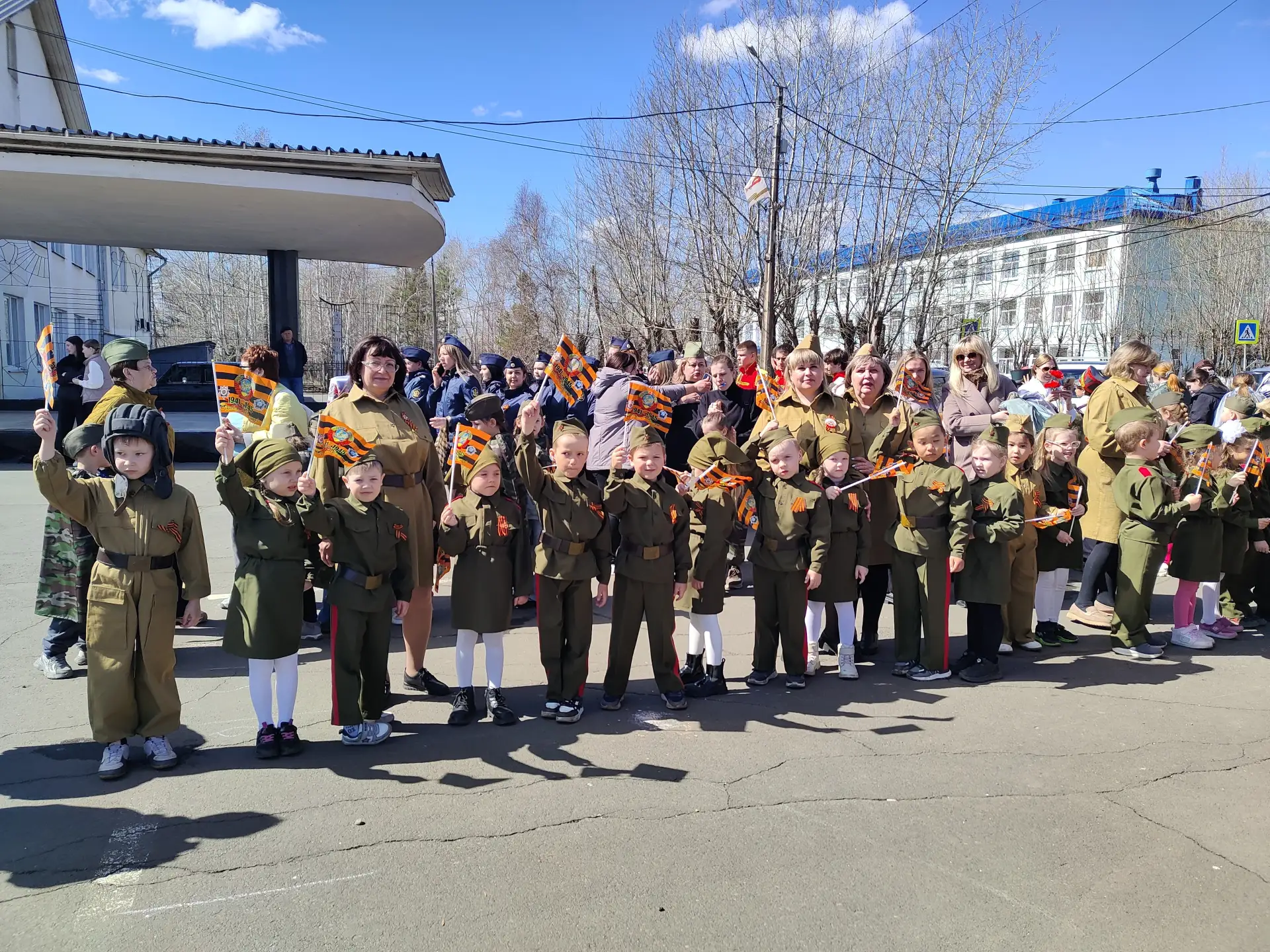 6 мая на площади нашего города прошло шествие, посвящённое Дню святого Георгия Победоно...