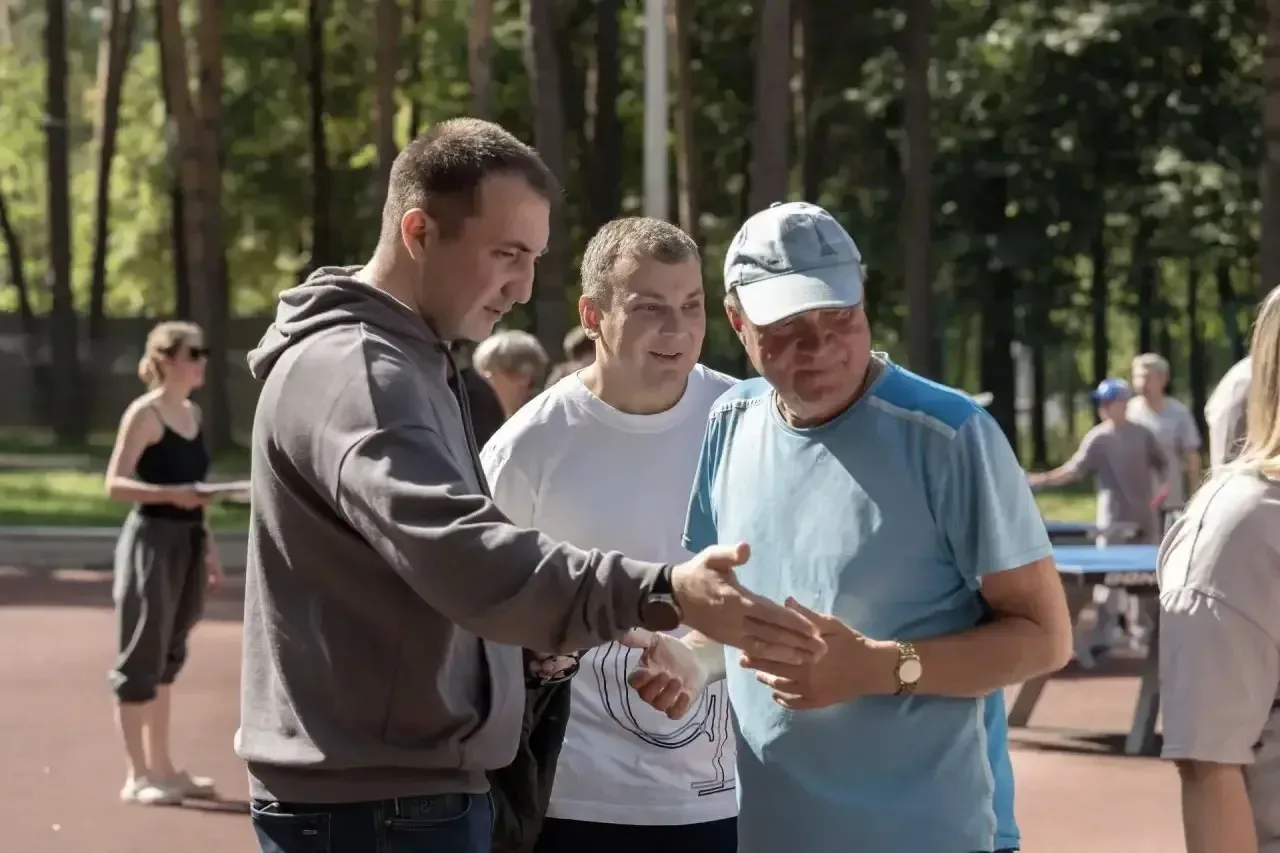 🏓Посетил турнир по настольному теннису, который прошел в нашем парке в честь Дня города