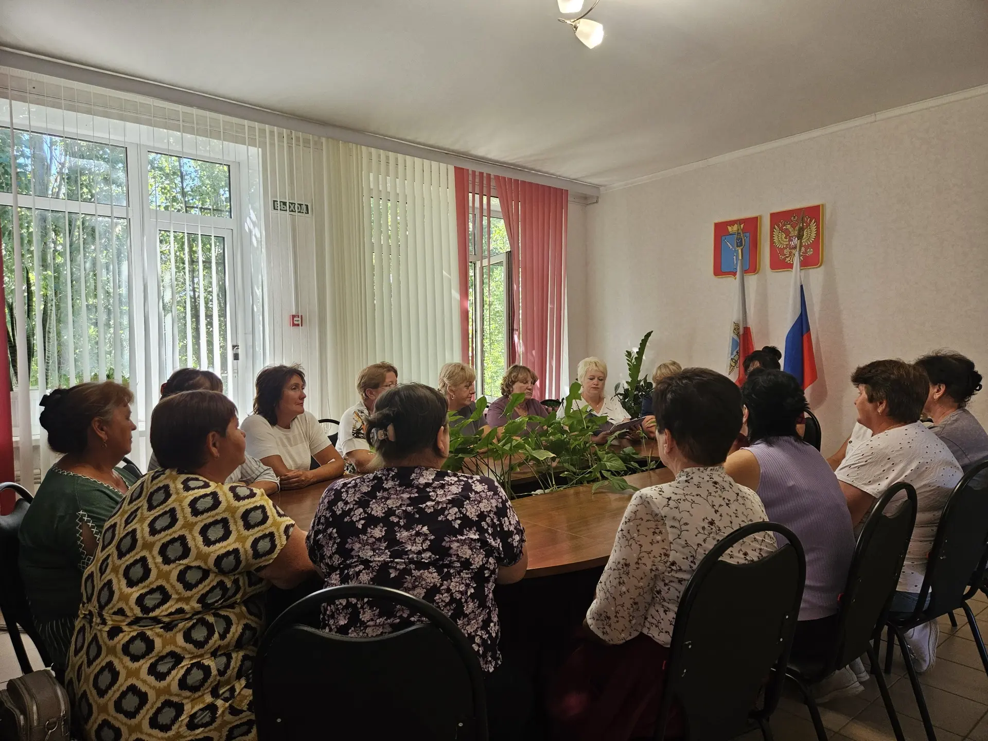 👉  За  круглым столом  центра социального обслуживания  населения состоялся историческ...