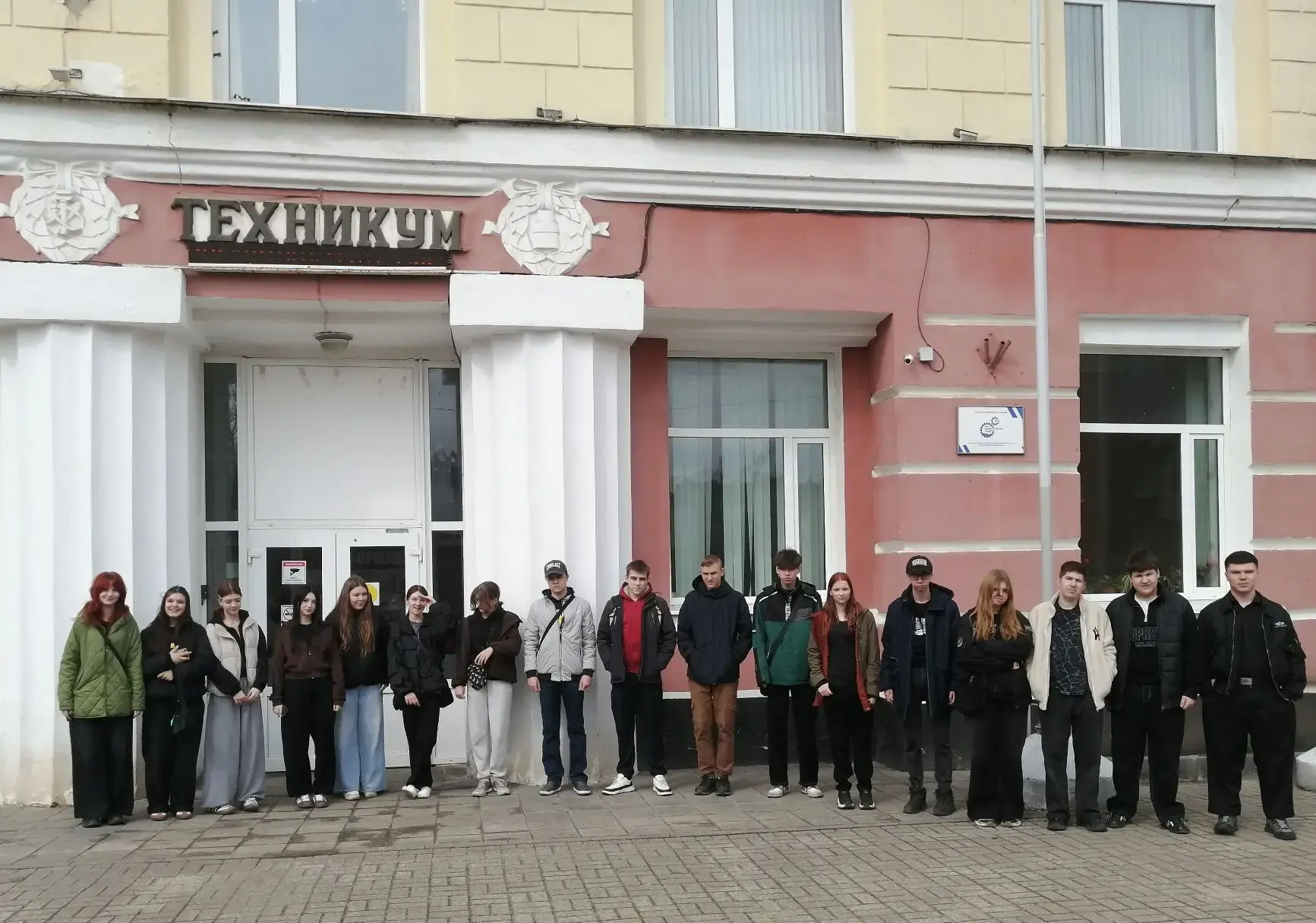 ✨Суббота 18 апреля стала очень насыщенной событиями для наших учеников. 🏫Так, девятиклассники Школы-