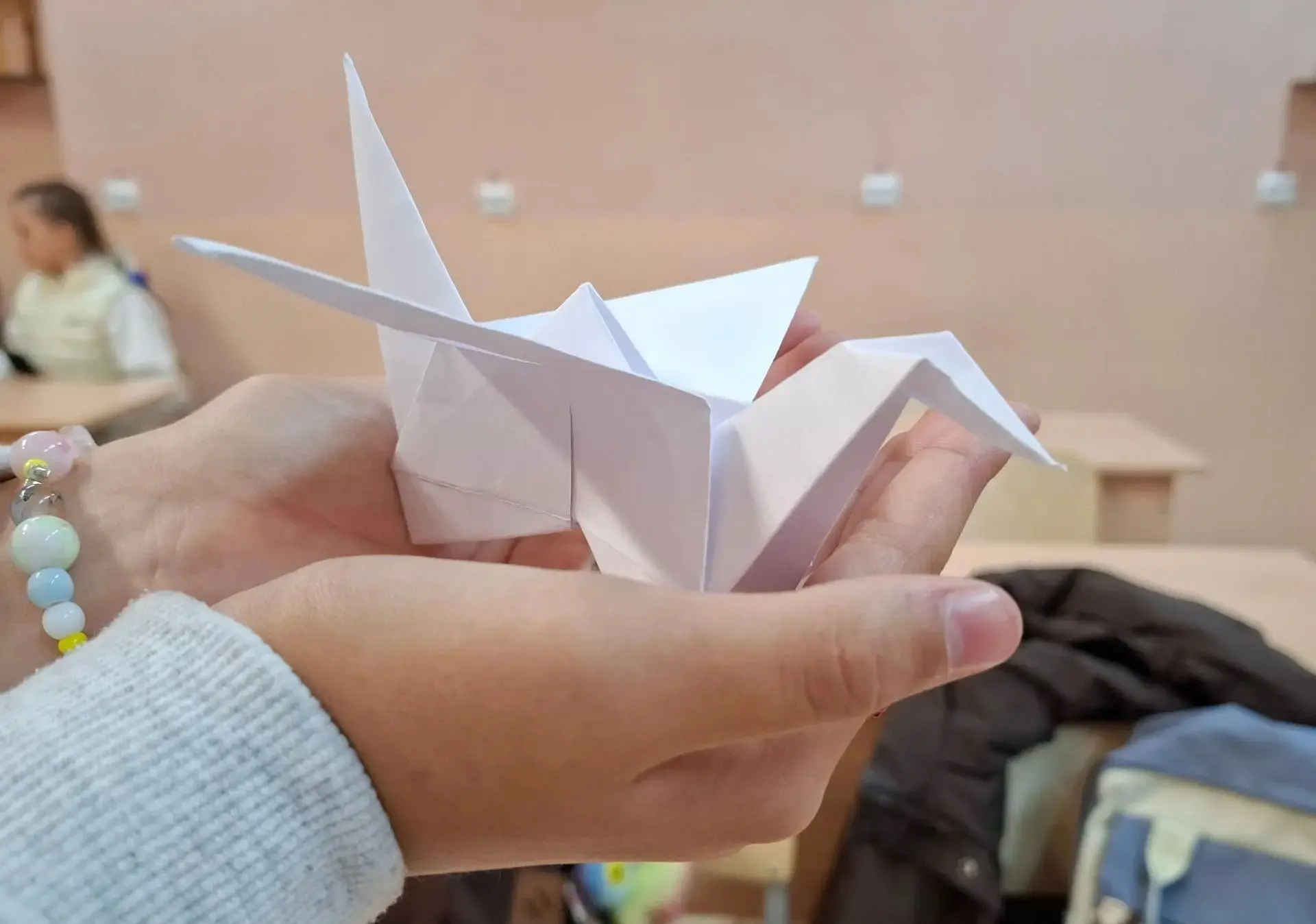 🕊️"Складываешь журавлика — и будто говоришь спасибо»
