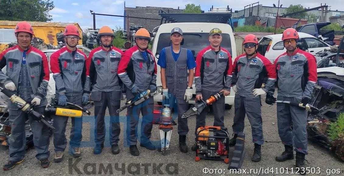 Спасатели КГКУ «ЦОД» отработали действия при ДТП