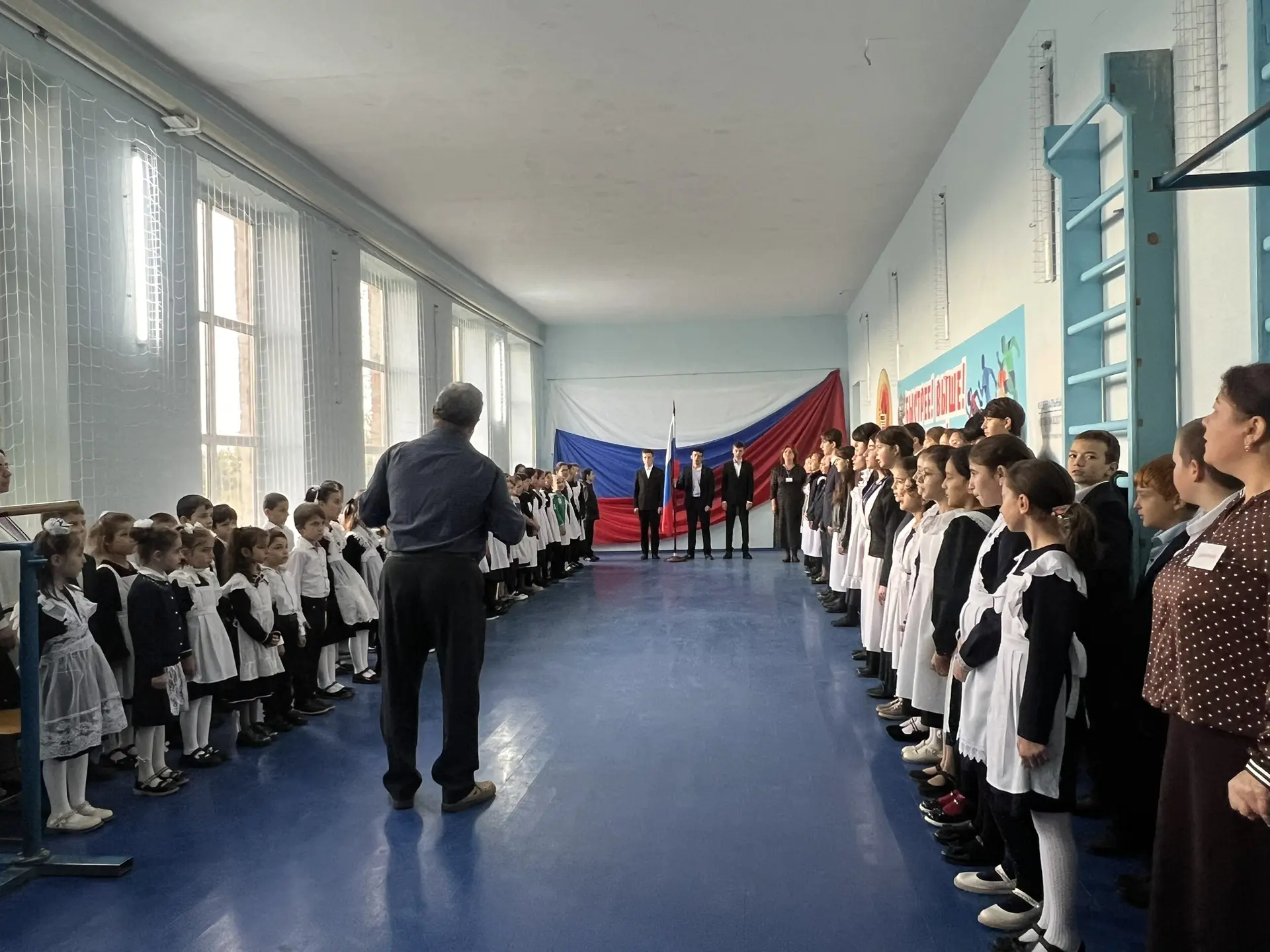 🎓 Утро началось с торжественной линейки!