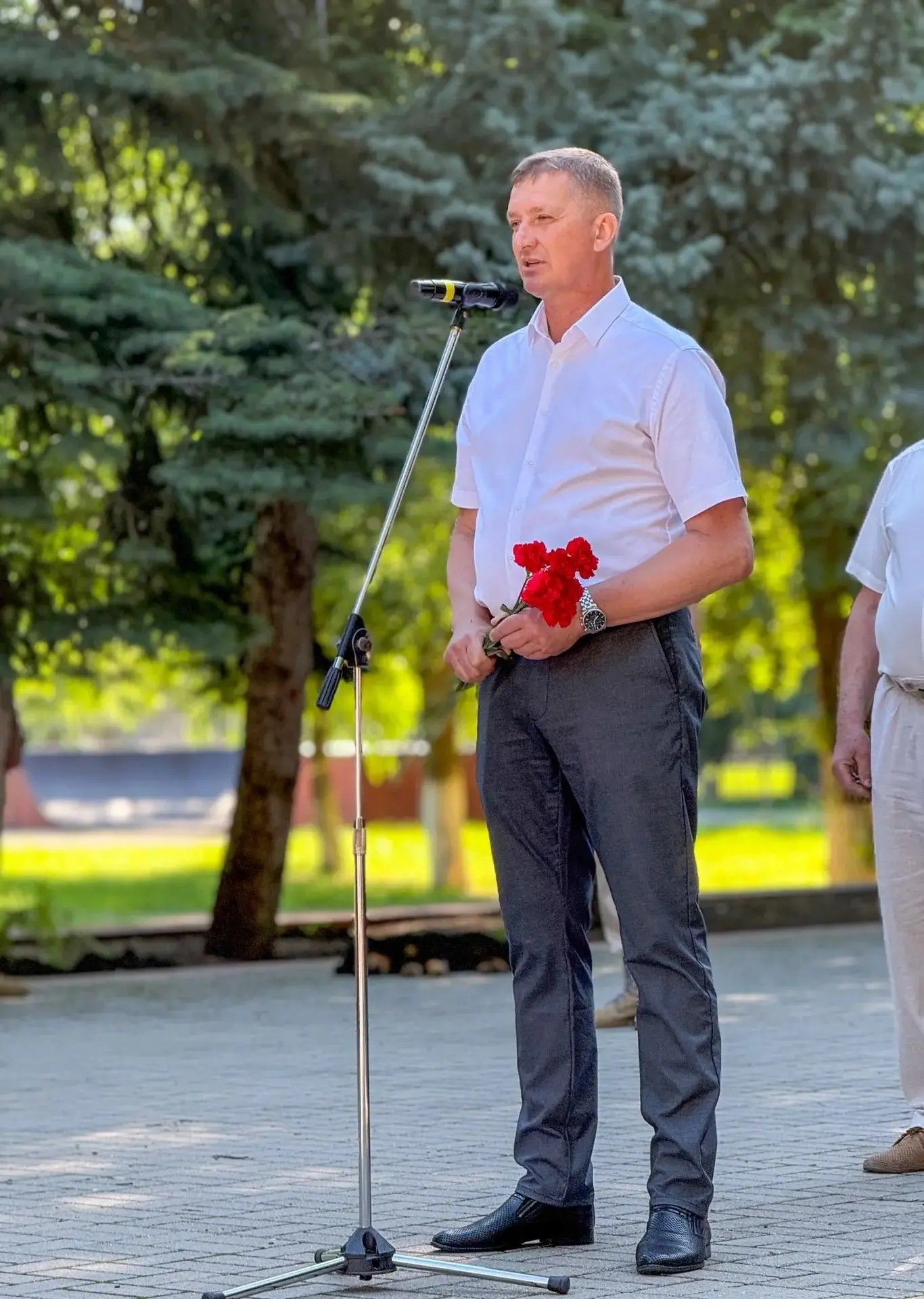 Сегодня на мемориале «Огонь Вечной Славы», прошел митинг и Всероссийская акция «Свеча памяти». Вмест