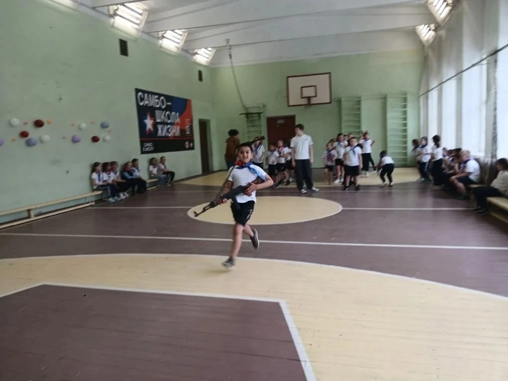 🏐 В нашей школе прошли спортивные мероприятия, посвящённые Дню Победы! 🎖️ Учащиеся приняли участие в