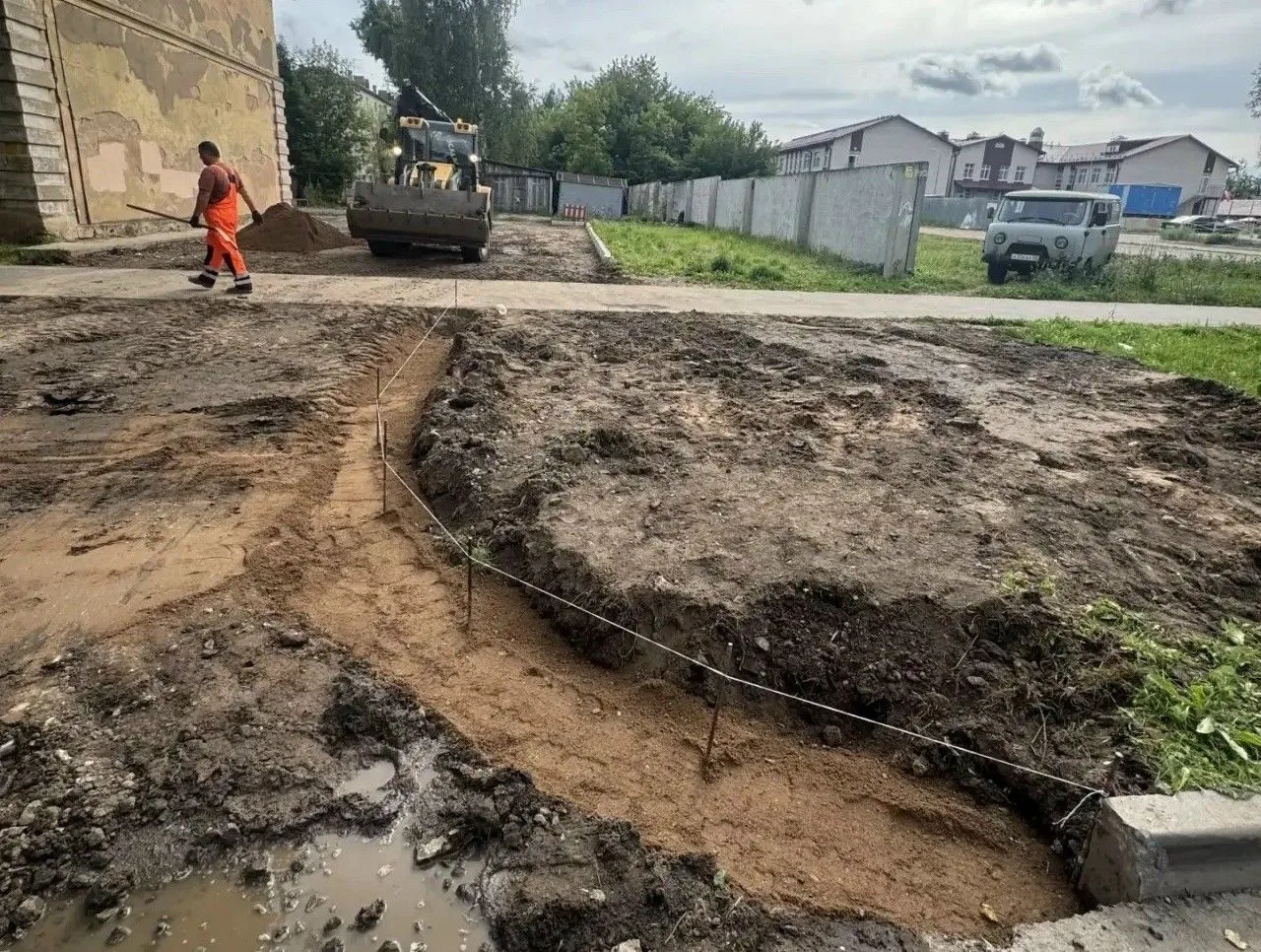 На улице Заслонова начался ремонт двора

🚧 На улице Заслонова у дома № 46/12 начался ремонт дворово