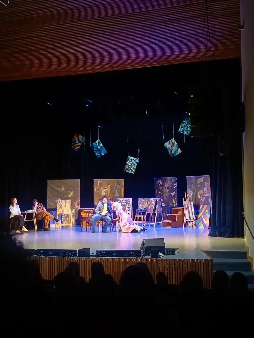 🎭Новости школьного театра «Созвездие»  Юные актёры посетили музыкальный спектакль театральной студии