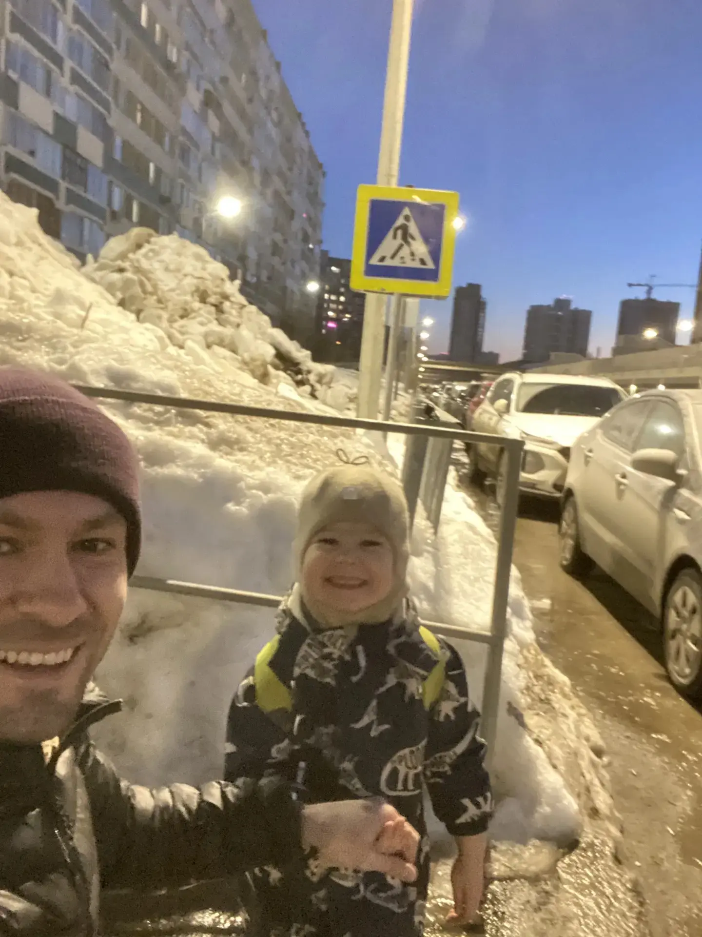 💁‍♀️А вот и первые участники флешмоба "Я соблюдаю правила безопасного поведения на дорогах"
🥳Встре