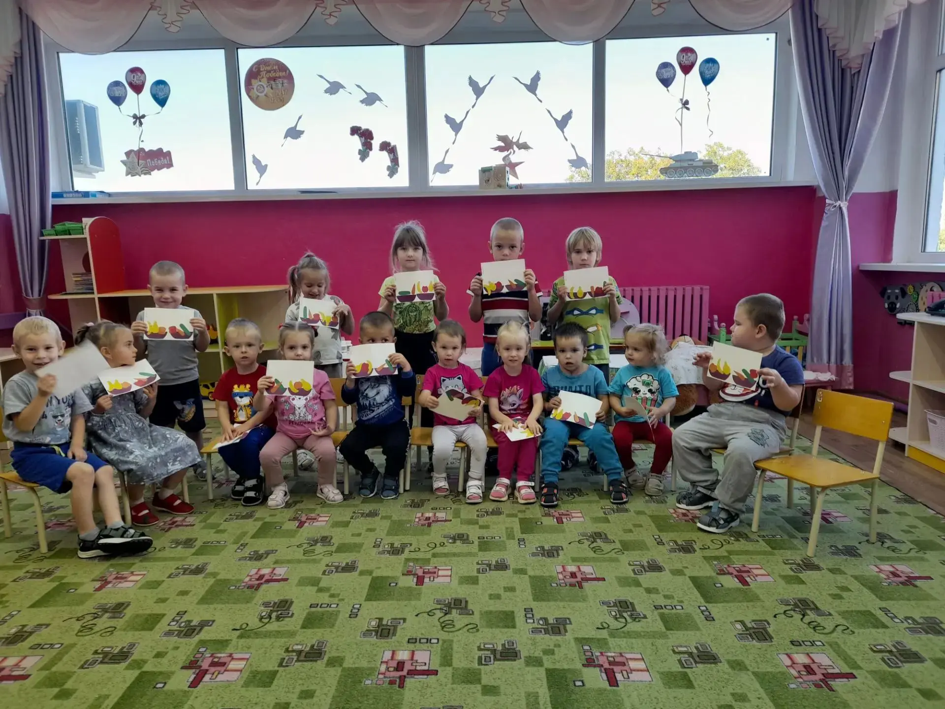 Эта неделя у ребят прошла под девизом " Овощи и Фрукты- полезные продукты". Ребята науч...