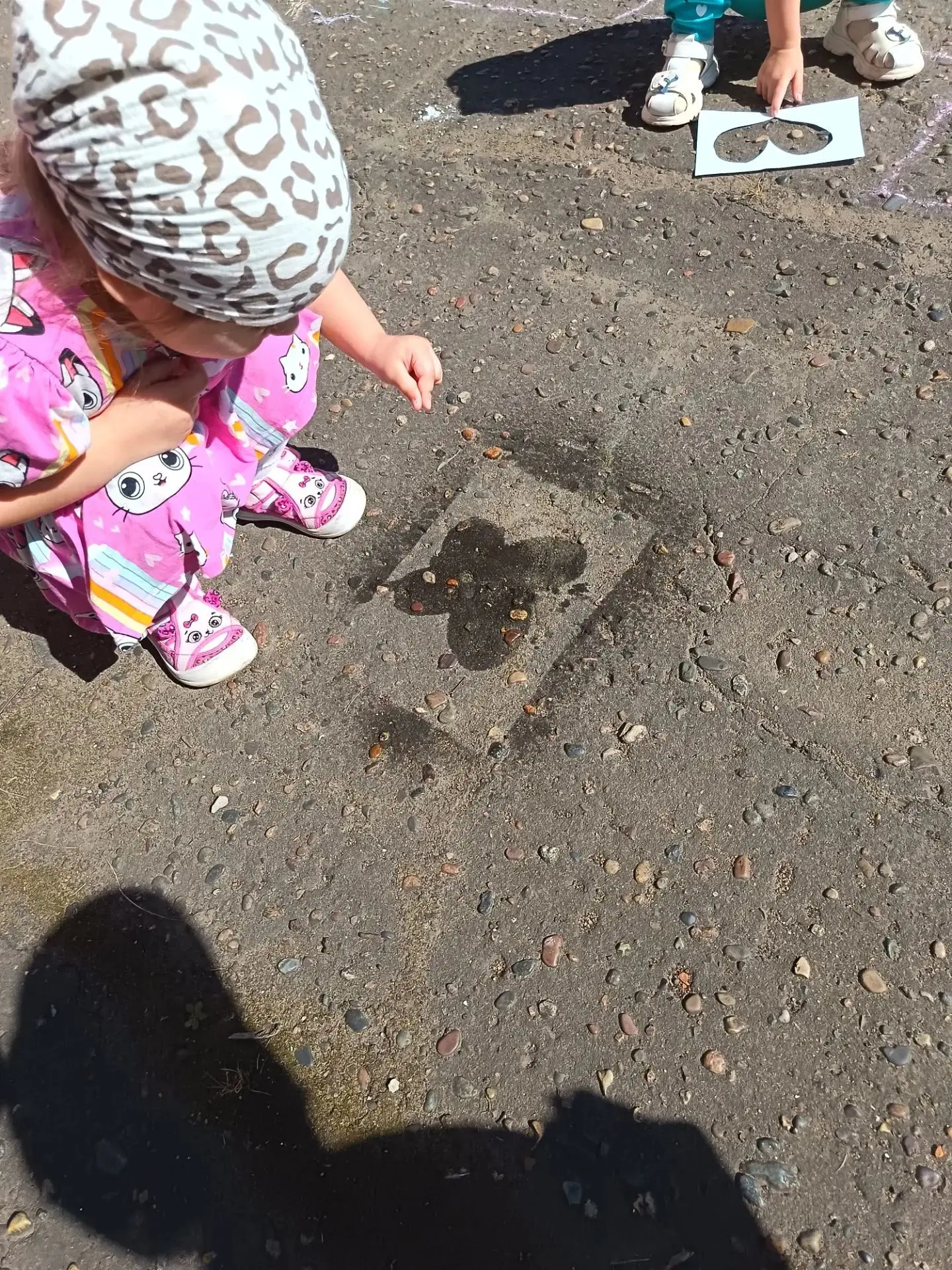 💧 Рисуем водой на асфальте — просто, безопасно и очень весело!