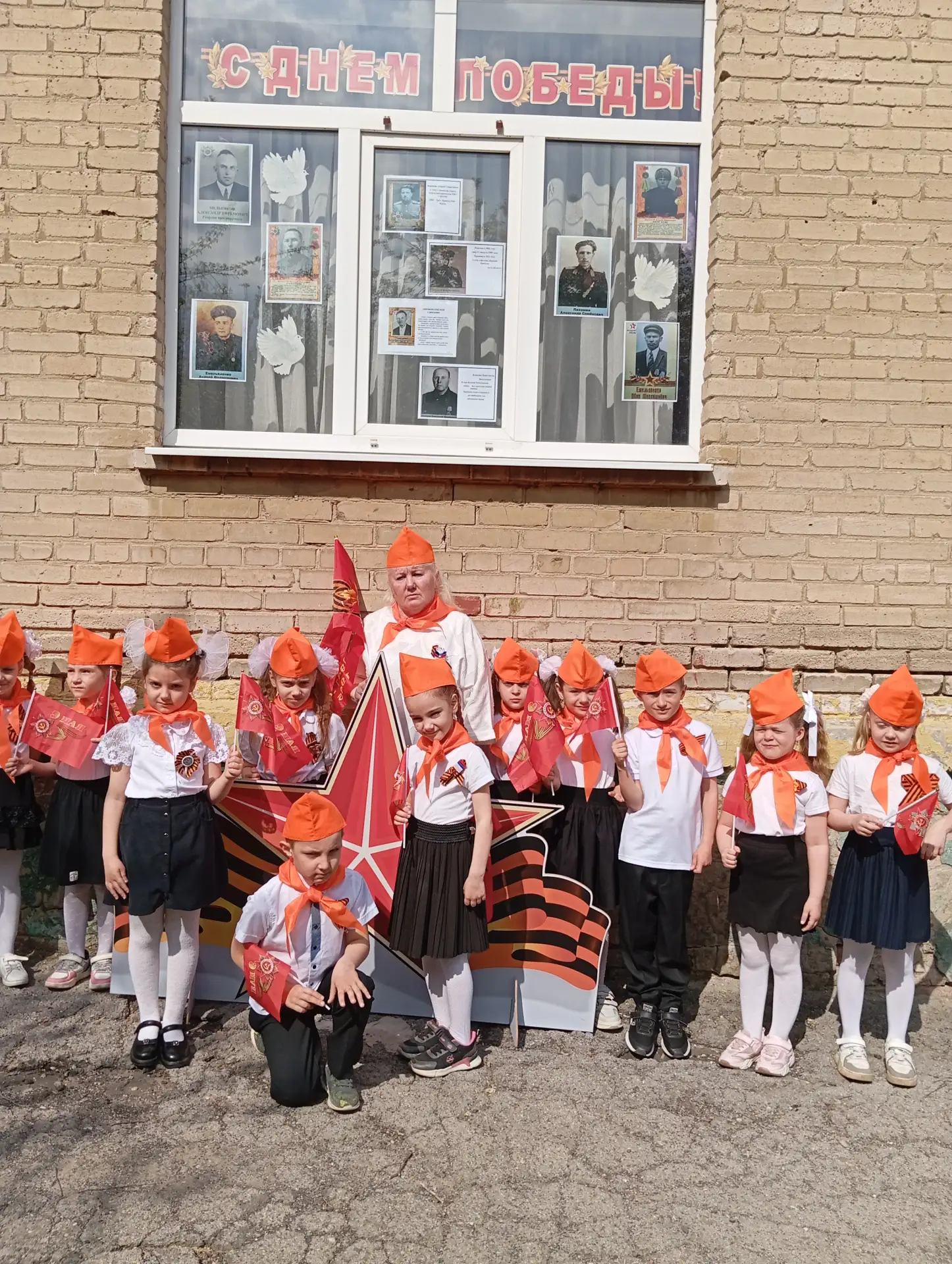 #ЮныеПатриотыНовочеркасск #СтенаПамяти В рамках мероприятий Дошкольного патриотического Движения "Юн