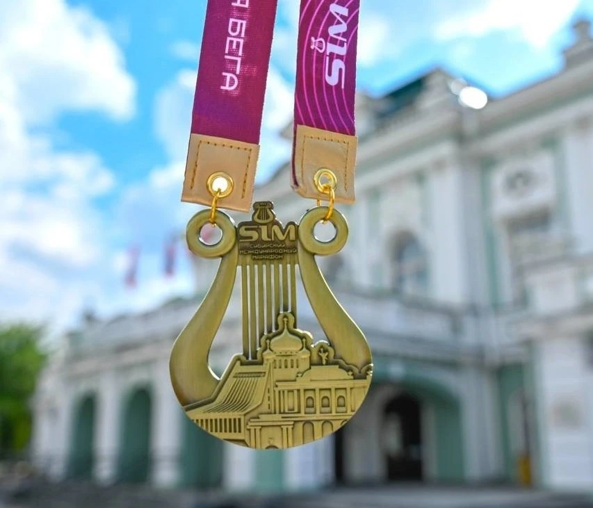В Омске представили награду SIM‑2026 для победителей марафона 🥇

1 августа, в День города, на Собор