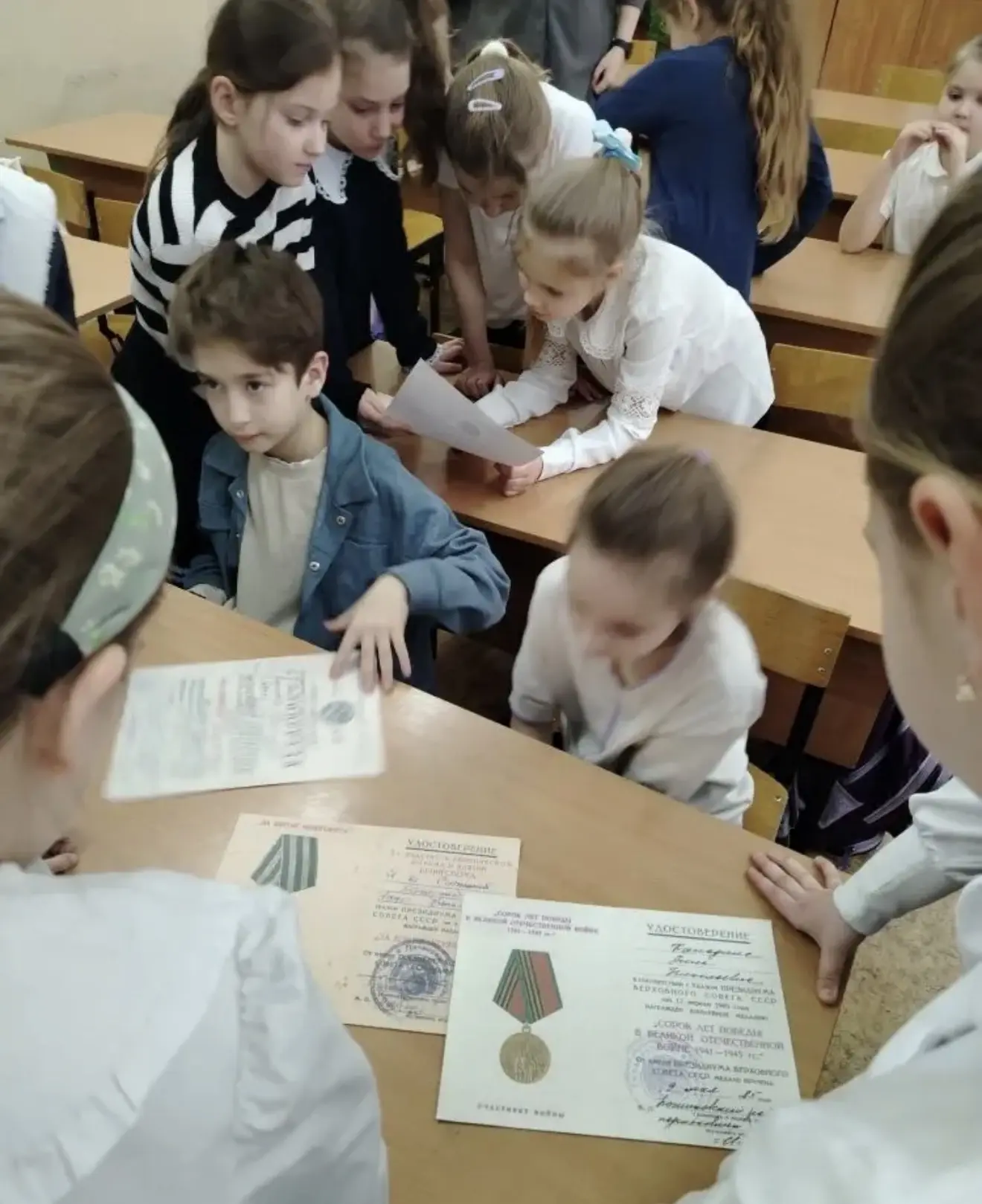 Мы помним, мы гордимся! Сегодня в 3 «Э» классе прошла первая встреча, посвященная предстоящему празд