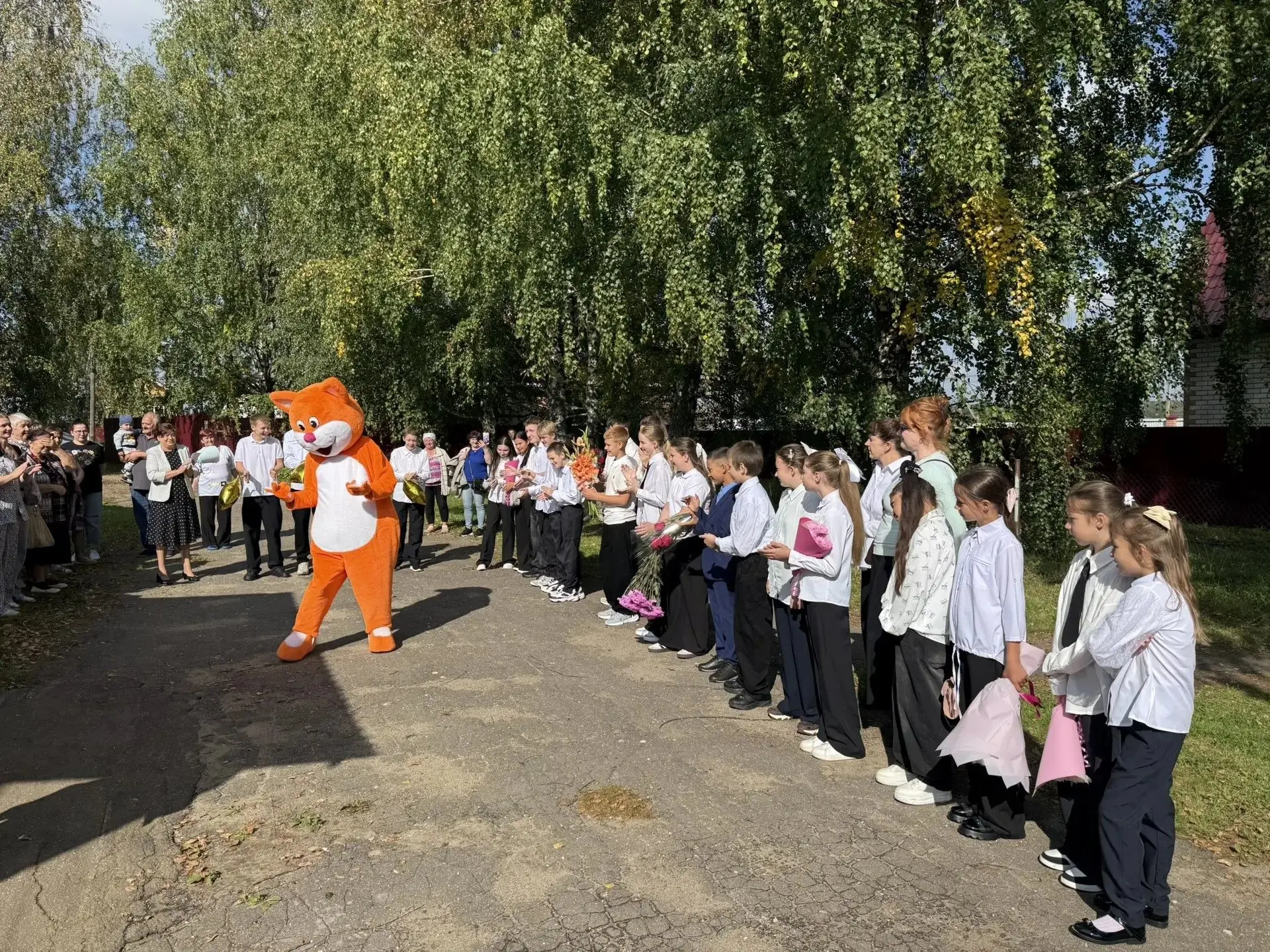 Первое сентября пахнет не только цветами и новой формой — оно пахнет возможностями. Для...