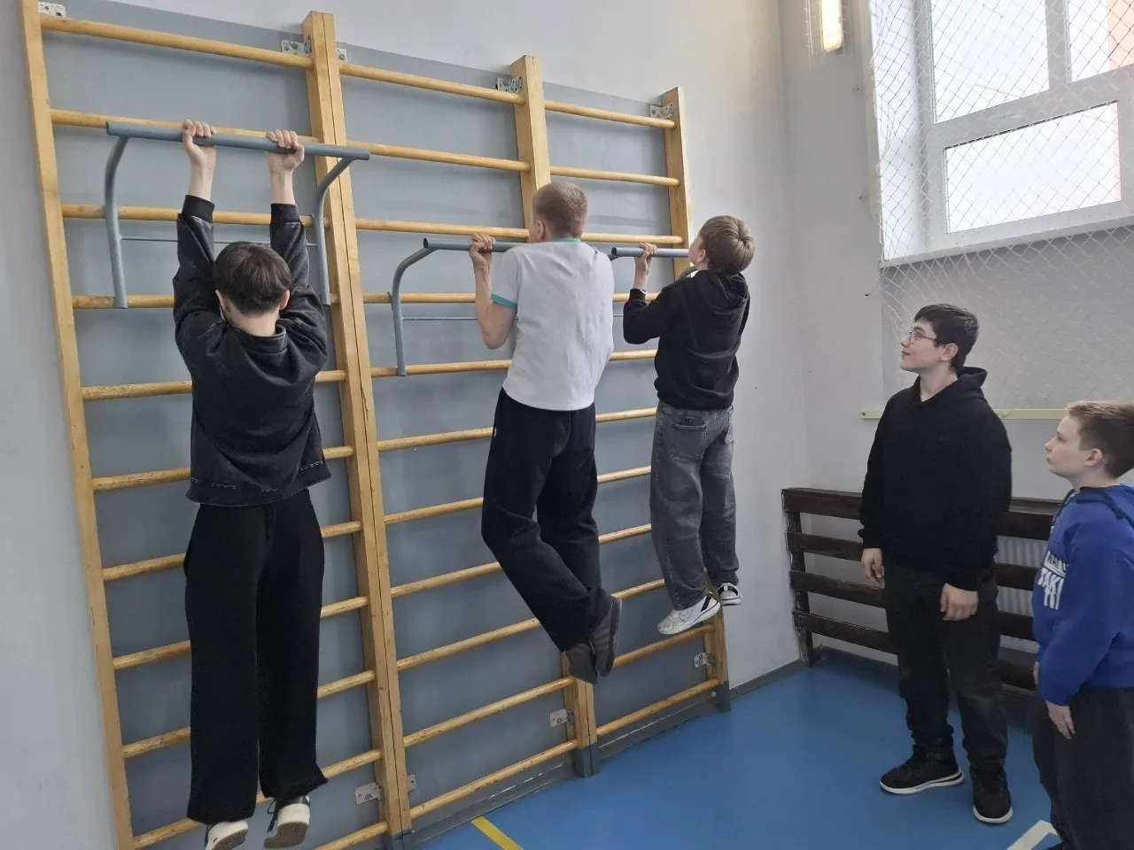 ✨️ Лицеисты сдают нормативы ГТО: сила, ловкость и командный дух!

В нашем лицее вновь кипит спортивн