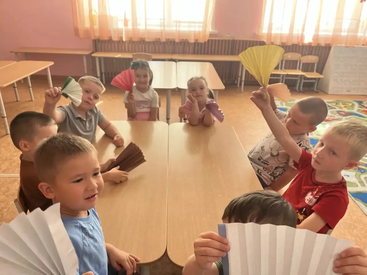 💨 «Һава тирә-ягыбызда» — уртанчылар төркемендә танып-белү .
Бүген балалар белән һаваның үзлекләрен 