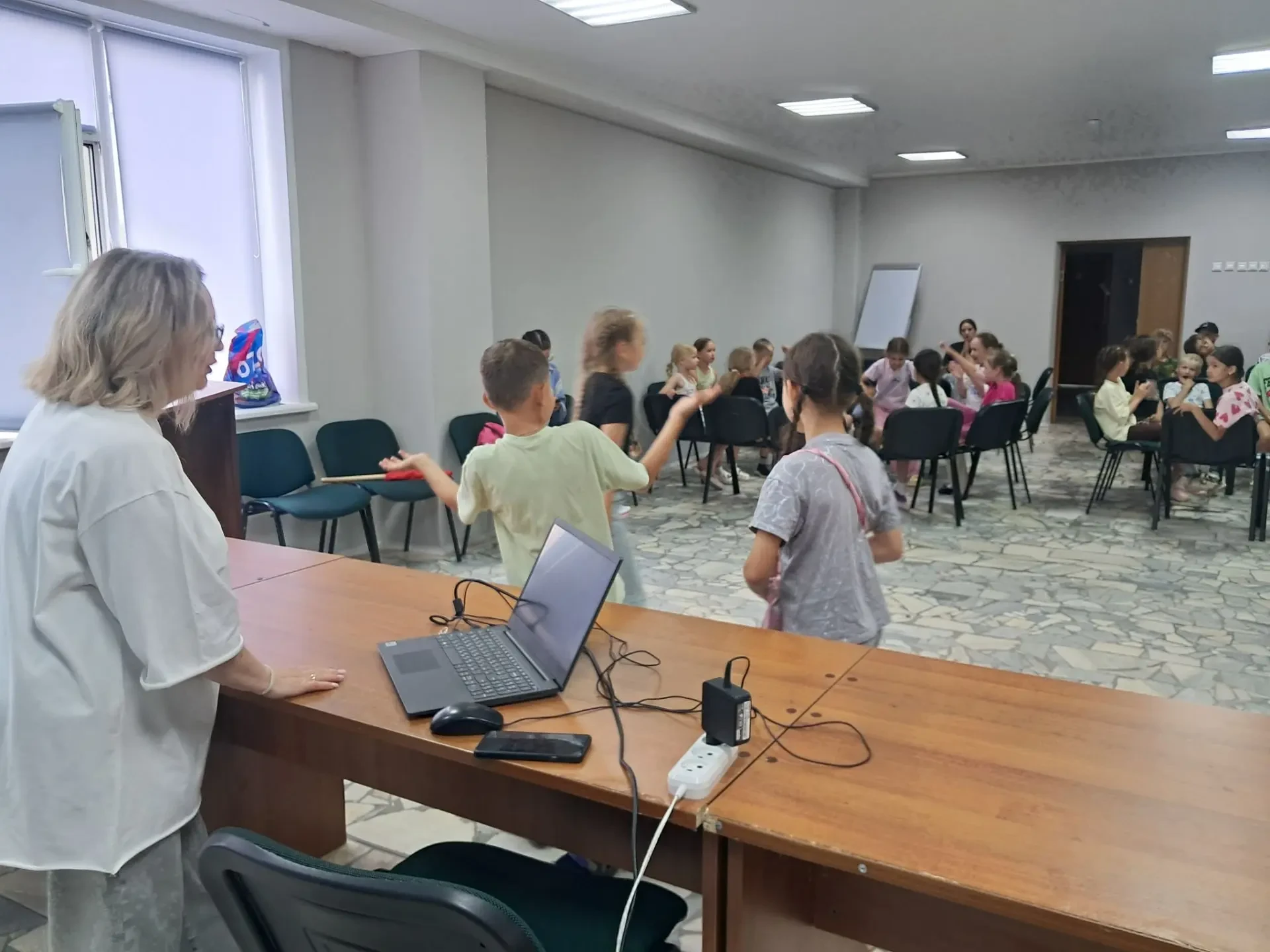 Сотрудничество с ПАО "Сибур" продолжается и в летние каникулы. В качестве профориентационной програм