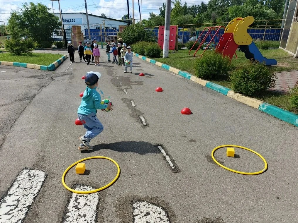 ☀️Лето + физкультура = счастье для детей! ☀️

⛱️В нашем детском саду все занятия на улице проходят л