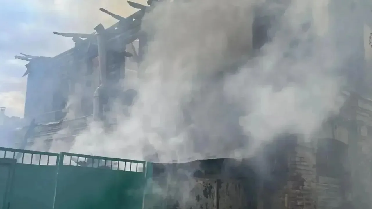 🔥В Башкирии огнеборцы спасли человека при ликвидации крупного пожара