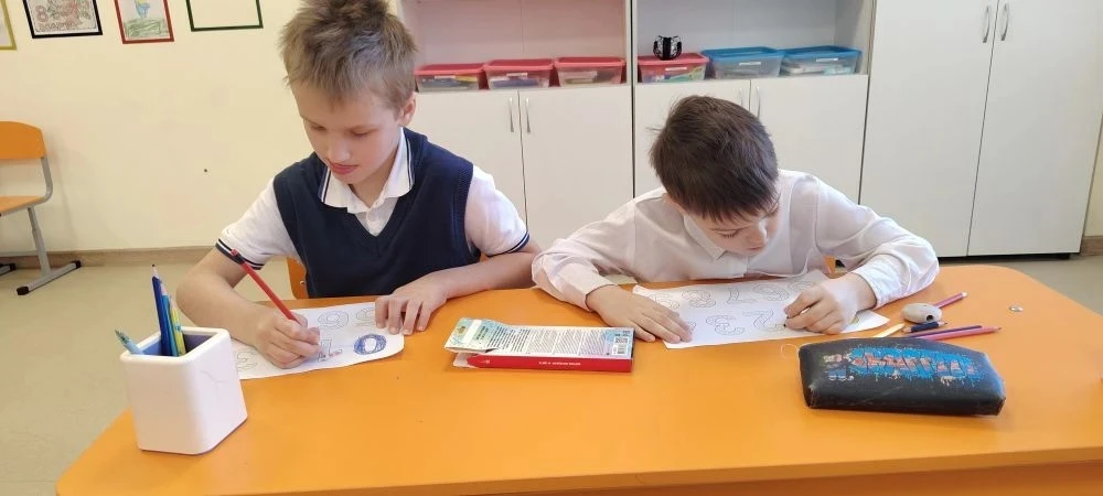 📚 Занимательная математика :Путешествие в страну цифр📐  📚 Сегодня на внеурочном занятии наши  первок