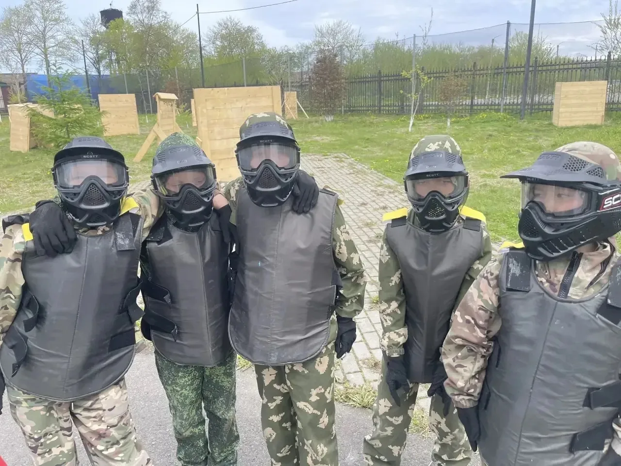 🎢 10 июня  наши ребята из пришкольного лагеря устроили настоящий день приключений!
Они посетили пар