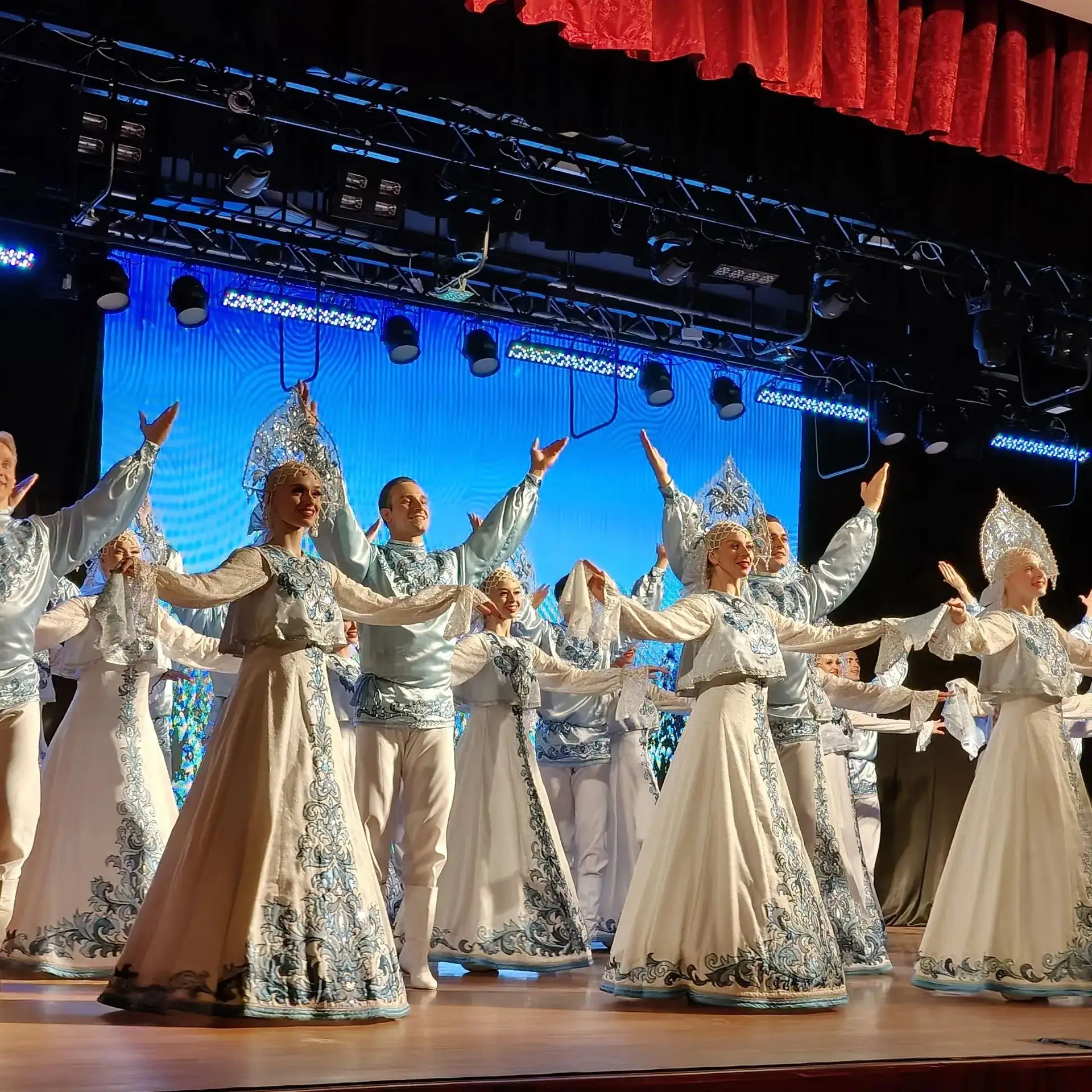Вчера на сцене районного Дома культуры при поддержке Сахалинской филармонии состоялось ...