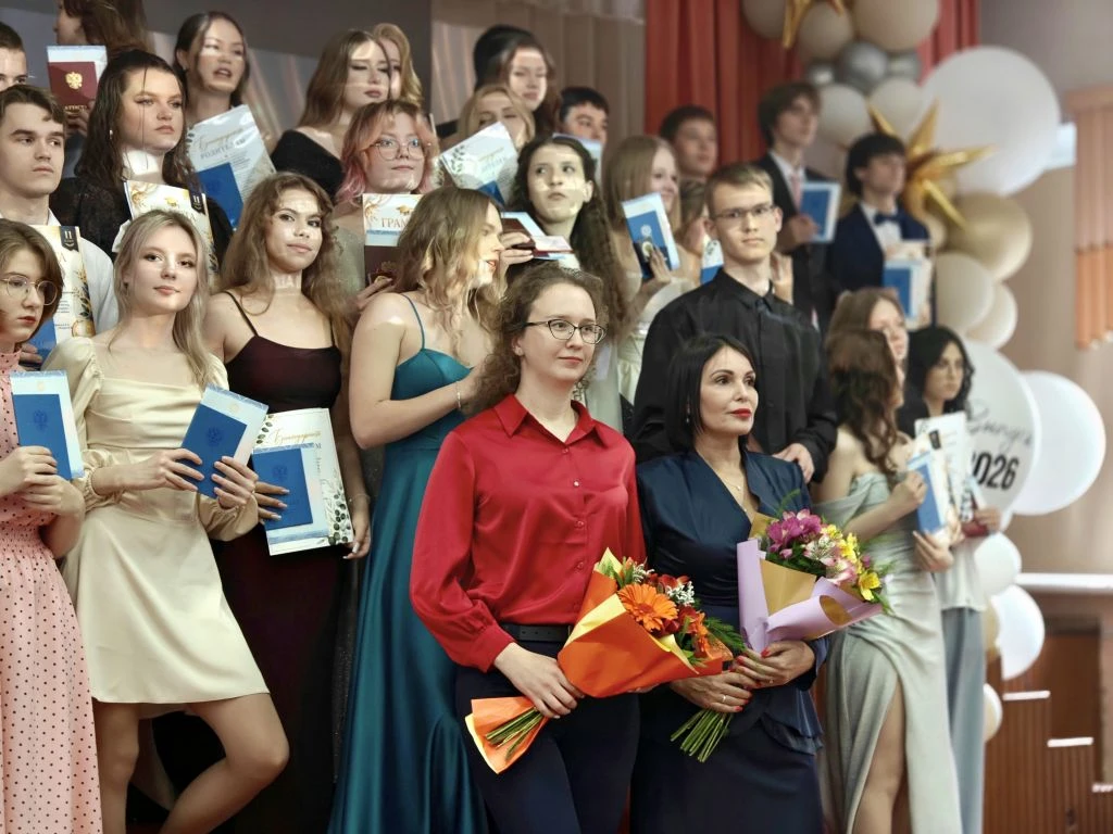 По доброй традиции на неделе побывала на выпускных в школах №56 и №76. Приятно было лич...