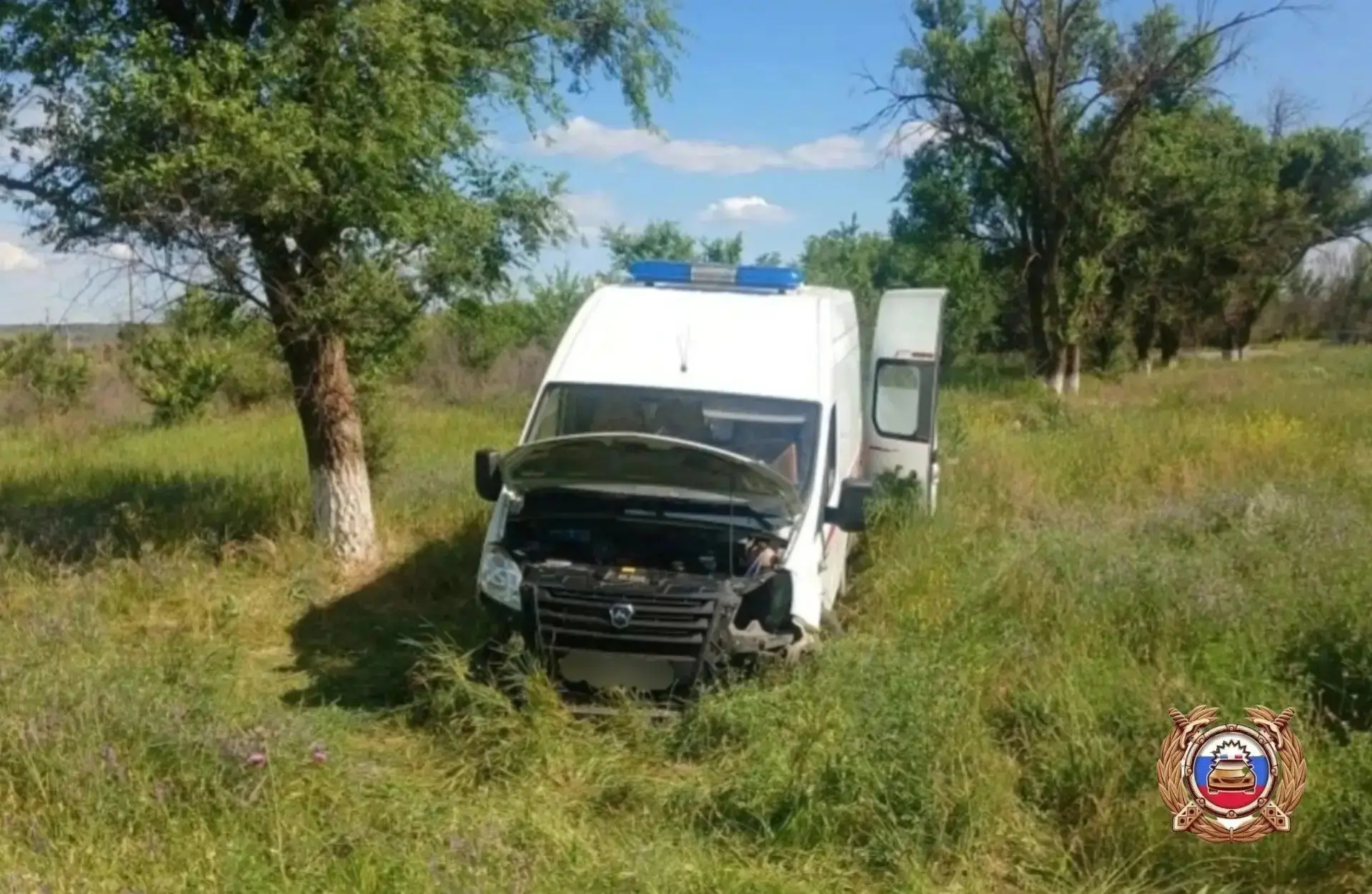 🚑 Скорая с пациентками съехала в кювет в Ипатовском округе — две женщины пострадали.