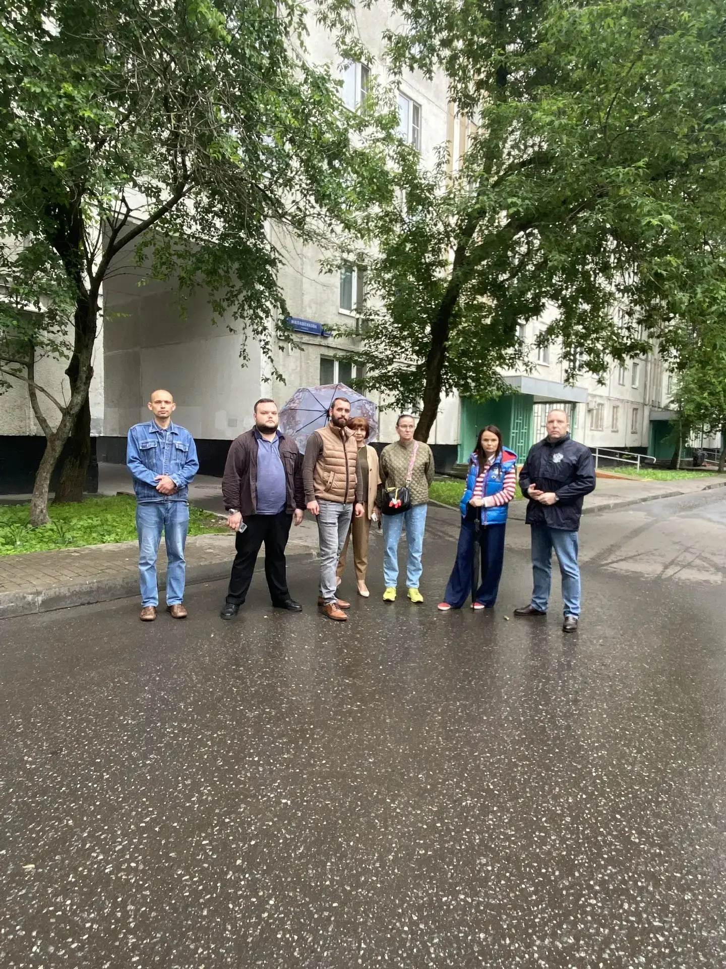 Заместитель главы управы Максим Никитин совместно с главой муниципального округа Надеждой Шкловской,
