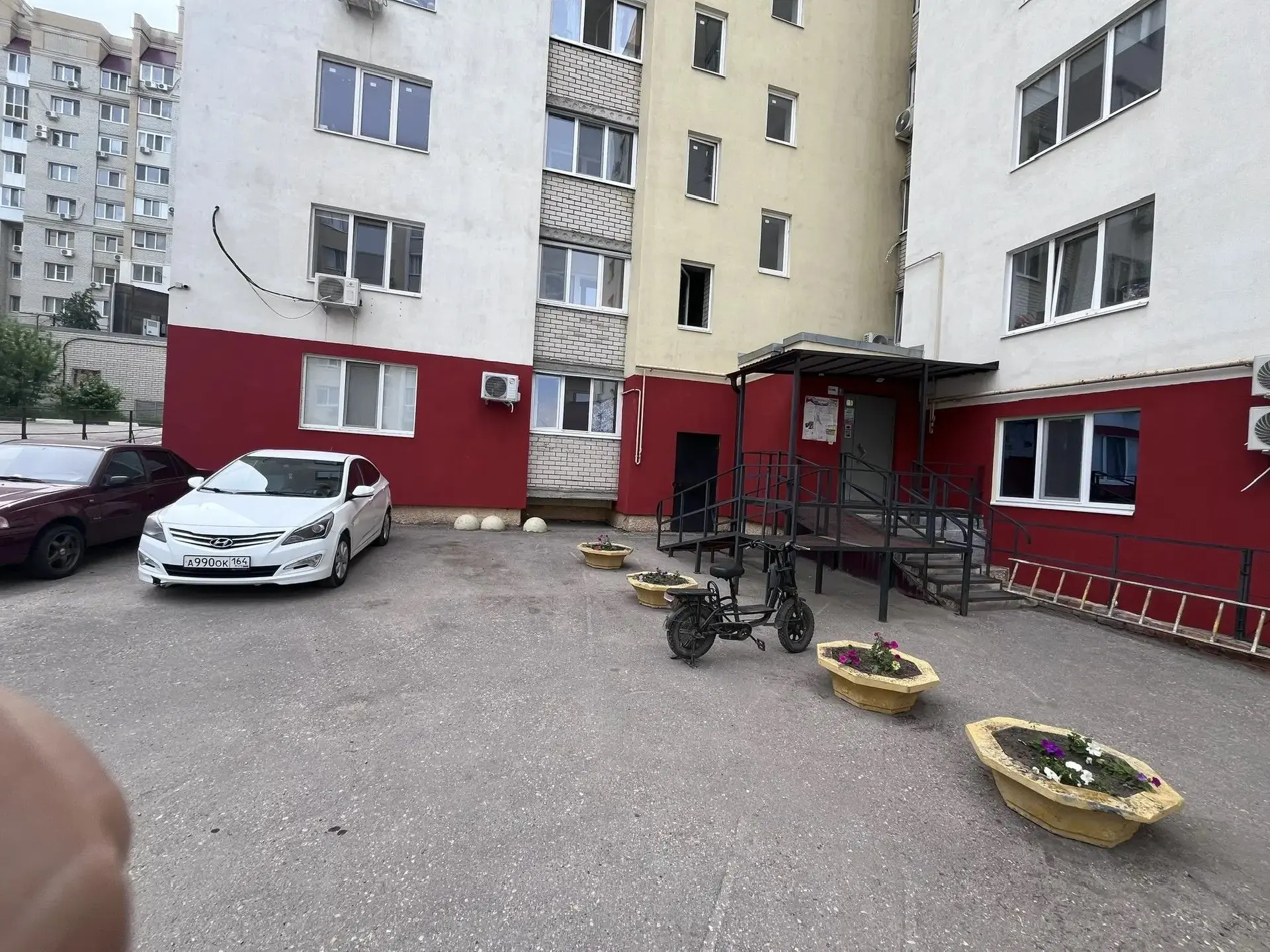 ООО «УК Авиатор Заводской» в рамках текущего ремонта выполнила работы по окраске фасада...