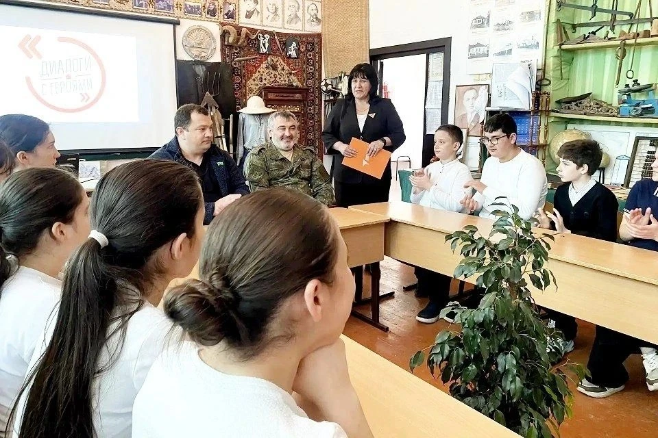 В а. Ходзь в МБОУ СОШ 11 в рамках Всероссийской акции «Диалоги с Героями» состоялась вс...