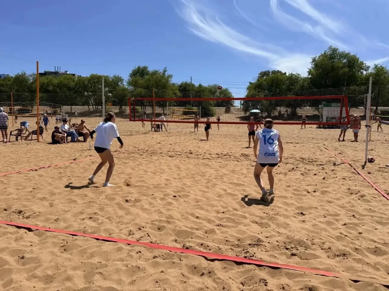 🏐На Энгельсском городском пляже прошло первенство Саратовской области по пляжному волейболу

В соре