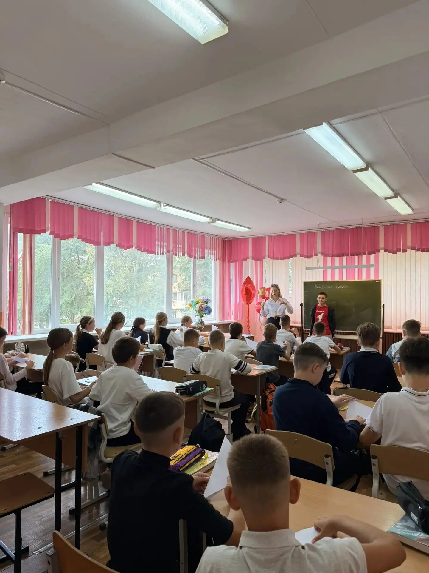 🕊️ Журавли памяти: урок мира в 5-х классах