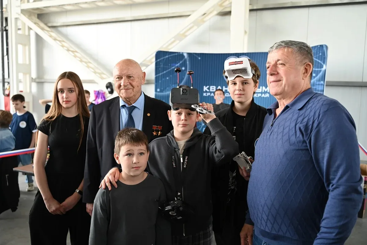 Масштабный краевой фестиваль авиамоделистов и операторов БПЛА «Для тех, кто выбирает небо» состоялся
