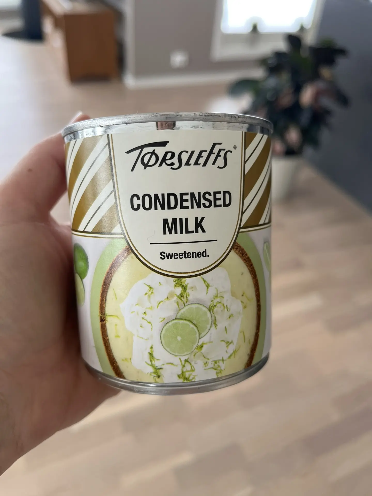 Кто знает, что это за продукт?   Это сгущёнка. Самая обыкновенная сгущёнка, к которой мы привыкли с 