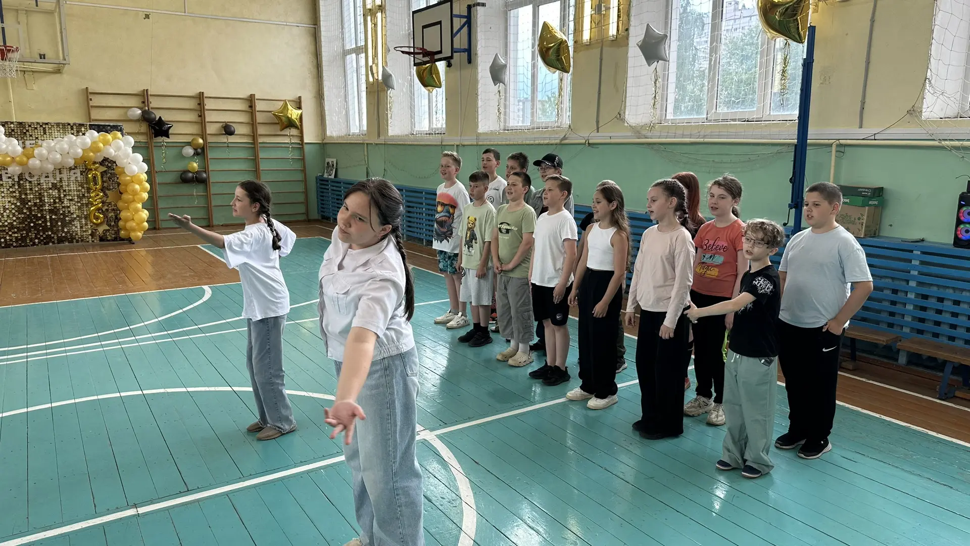 🇷🇺 Сегодня в нашем лагере мы с радостью отметили День России! 🎉 Каждый отряд подготовил уникальны