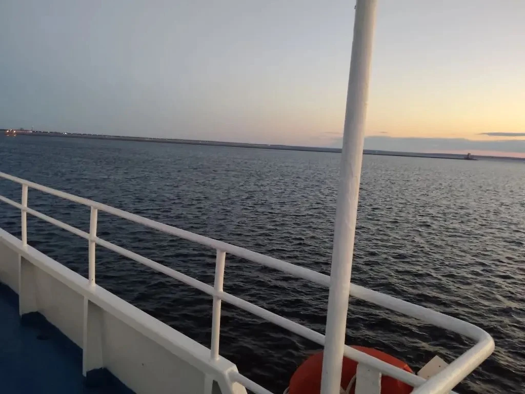 Привет с практики👋 передает курсант группы 259 СВ Калинин Олег🛳️, который проходит практику на бук