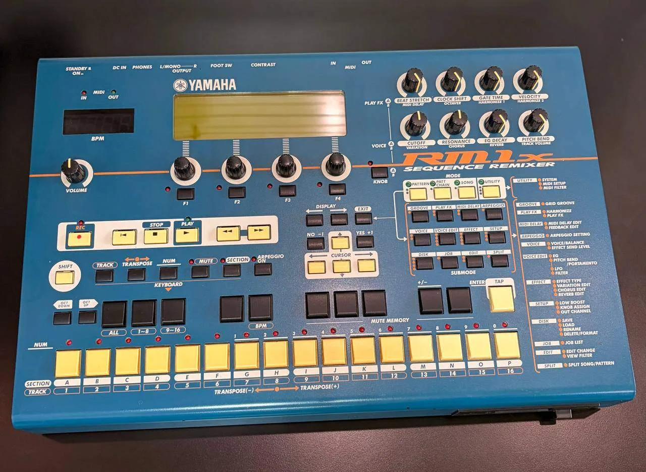 MIDI-секвенсор Yamaha RM1X