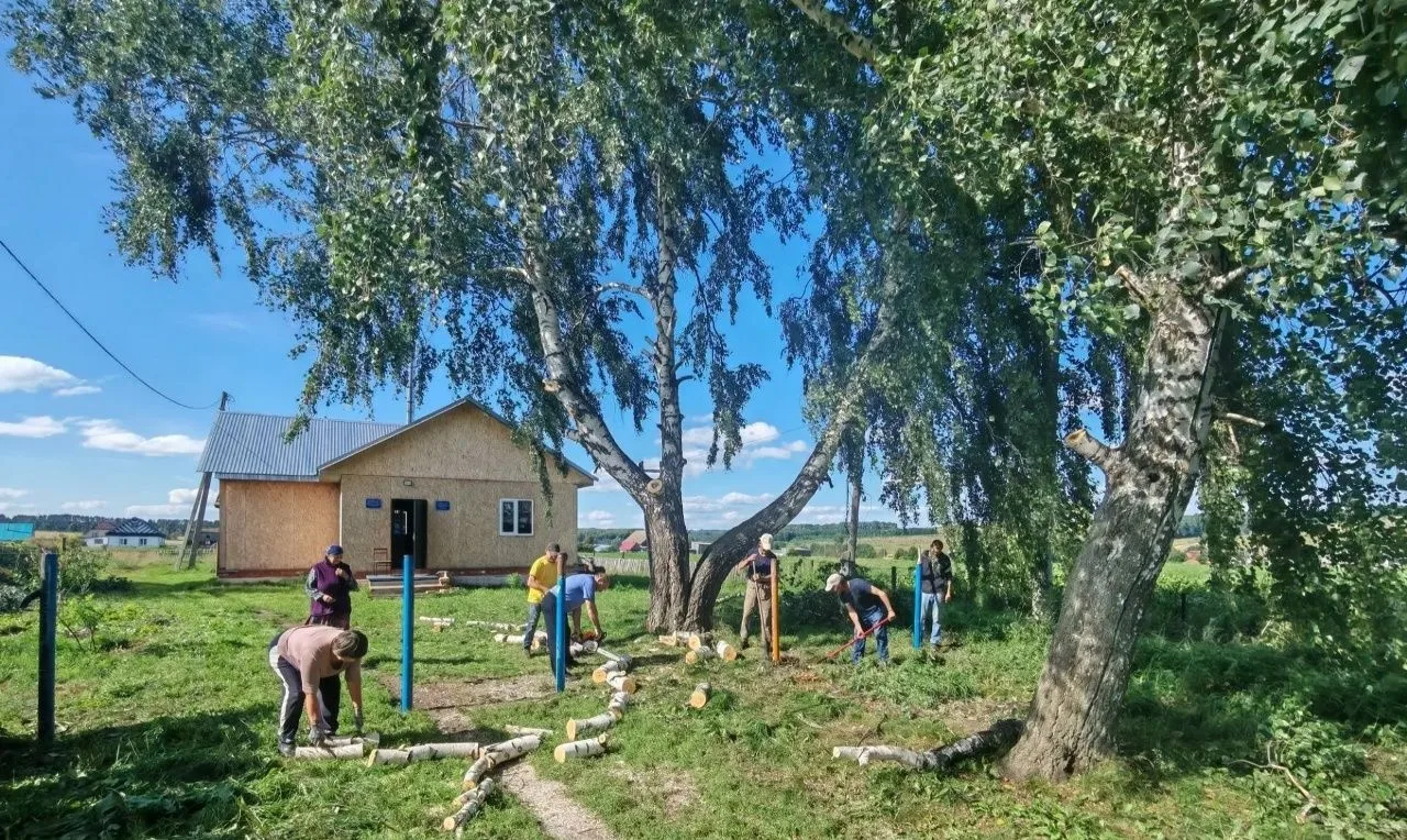 В деревне Большетуганеево сегодня особенная атмосфера: здесь кипит работа, слышны оживленные голоса 